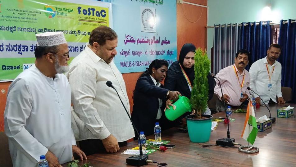 بھٹکل تنظیم ہال میں فوڈ سیفٹی ٹریننگ کیمپ؛ تمام فوڈ بزنس آپریٹرز کیلئے لائسنس لازمی