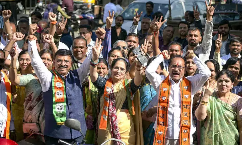 مہاراشٹرا کی 69 سیٹوں کے بلامقابلہ نتائج پر اپوزیشن میں تشویش، مہایوتی کو تقریباً تمام نشستیں ملنے پر سوالات
