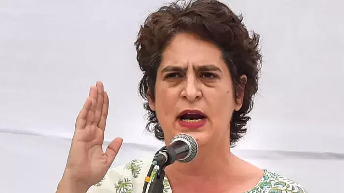 وارانسی میں این ایس یو آئی کارکنوں کے خلاف پولیس کارروائی، پرینکا گاندھی کا سخت ردعمل