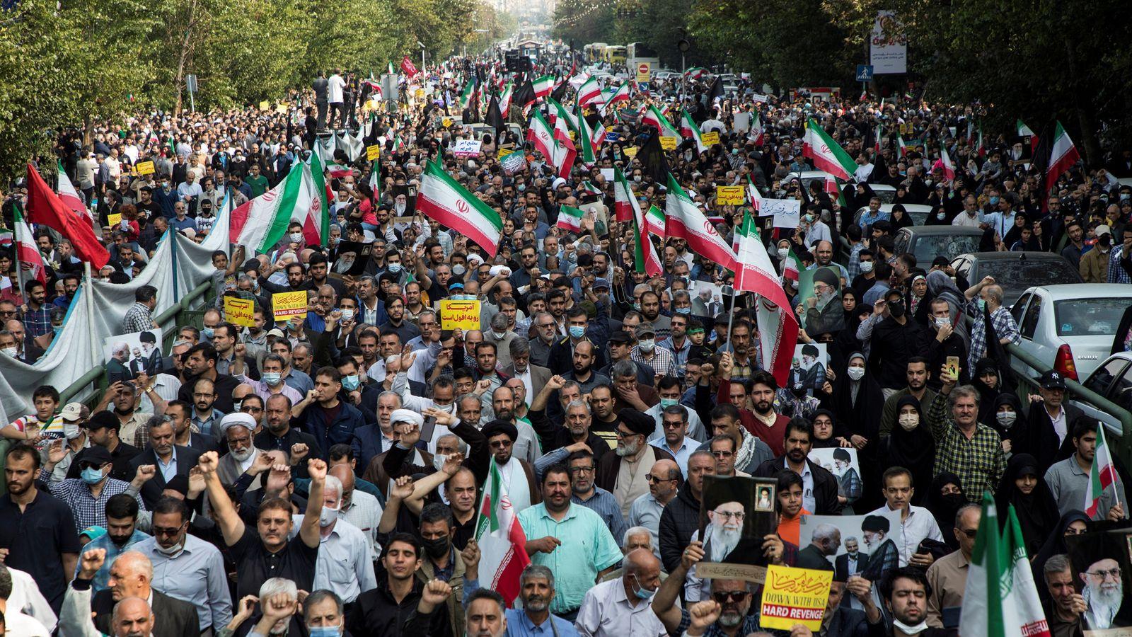 ایران میں حالات بدستور کشیدہ، انٹرنیٹ بند، عالمی سطح پر ردِعمل